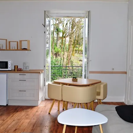 Charme Et Tranquillite, Dans Avec Piscine, L'aparte - Sejouraix Apartment