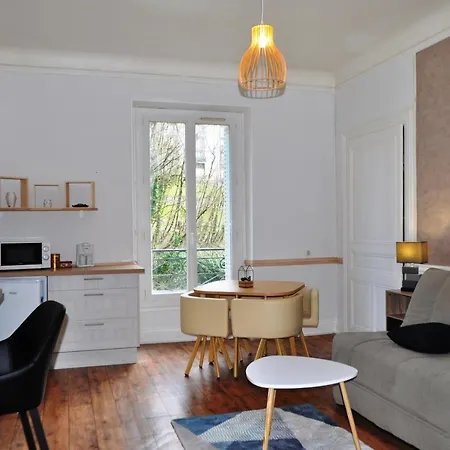 Charme Et Tranquillite, Dans Avec Piscine, L'aparte - Sejouraix Apartment Aix-les-Bains